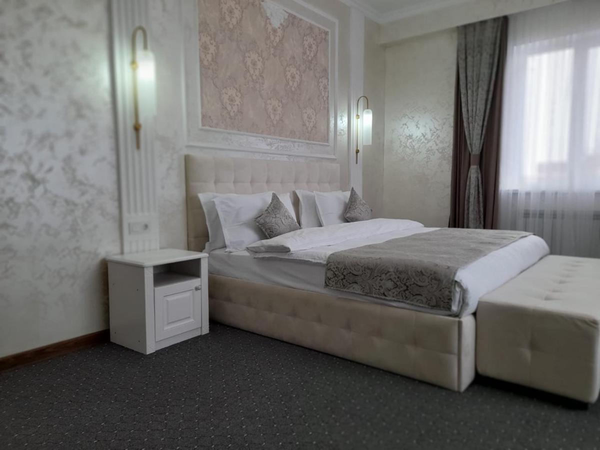 Dora Hotel Shymkent Bagian luar foto