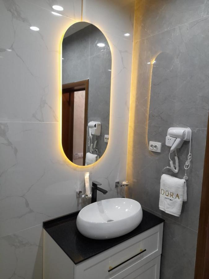 Dora Hotel Shymkent Bagian luar foto
