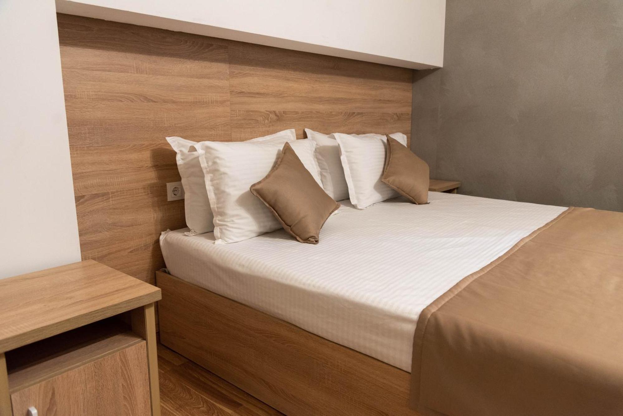 Dora Hotel Shymkent Bagian luar foto
